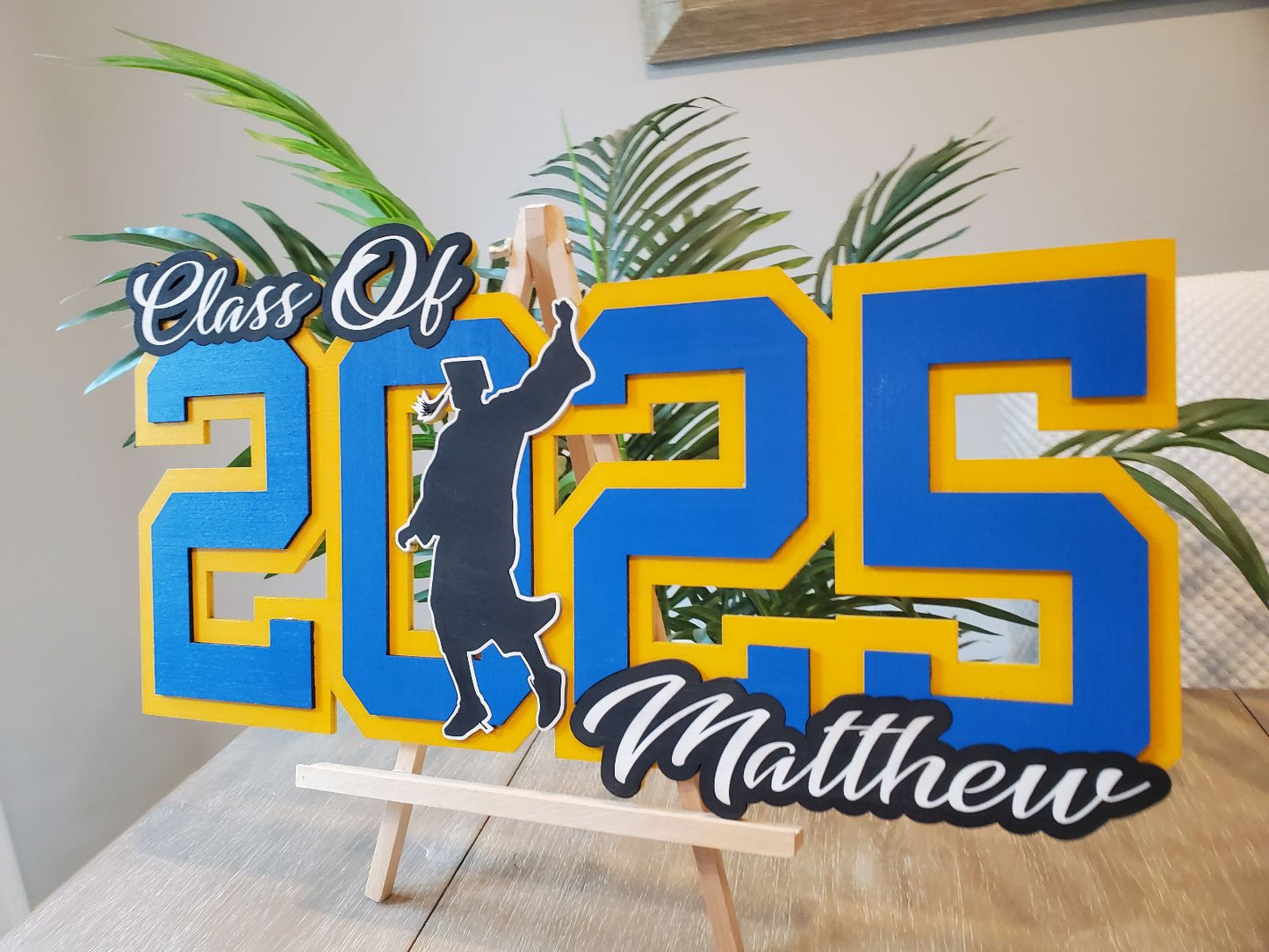 Class of 2025 Personalized Graduation Sign With Grad Silhouette