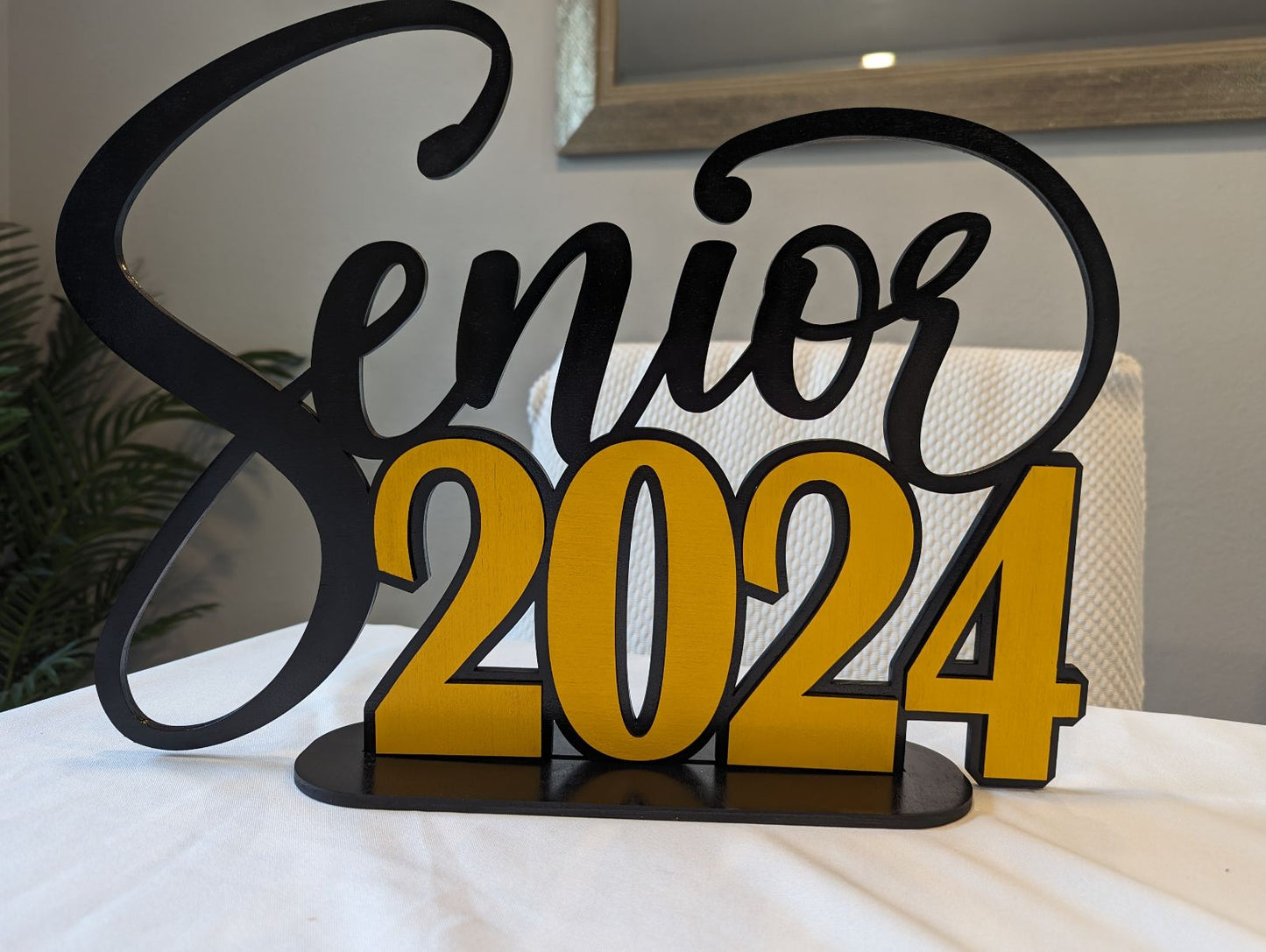 Senior 2025 Wooden Sign with a Stand